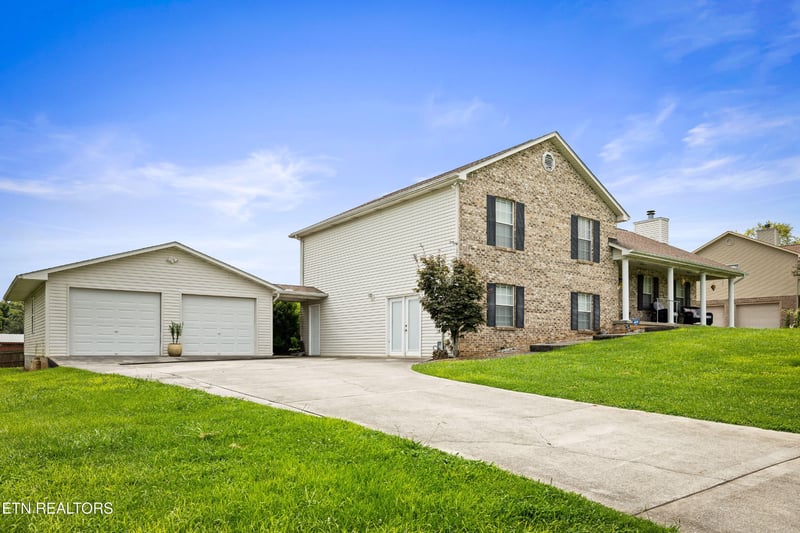 5748 Quail Run Dr, Maryville, TN 37804