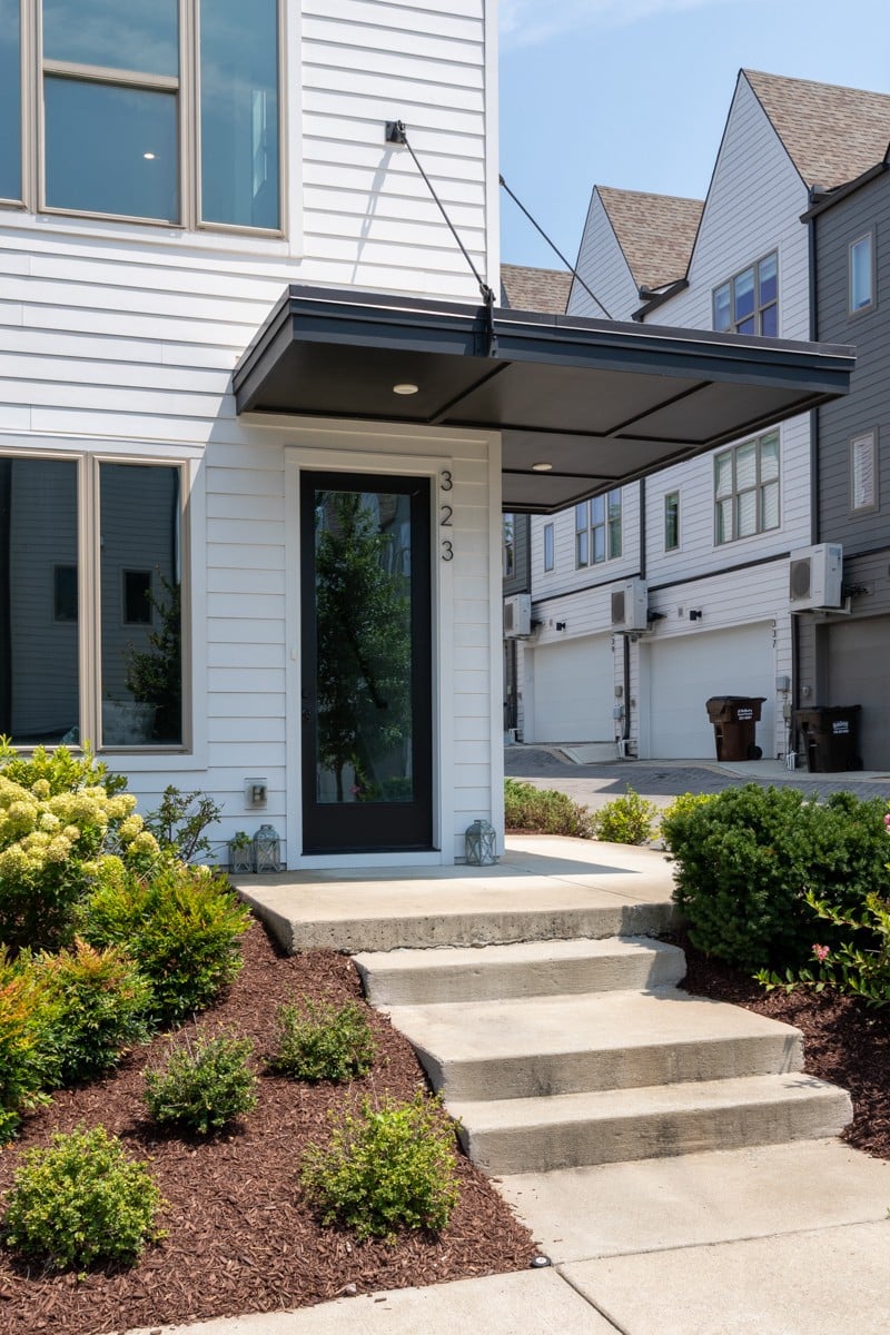 323 East Village Ln, Nashville, TN 37216