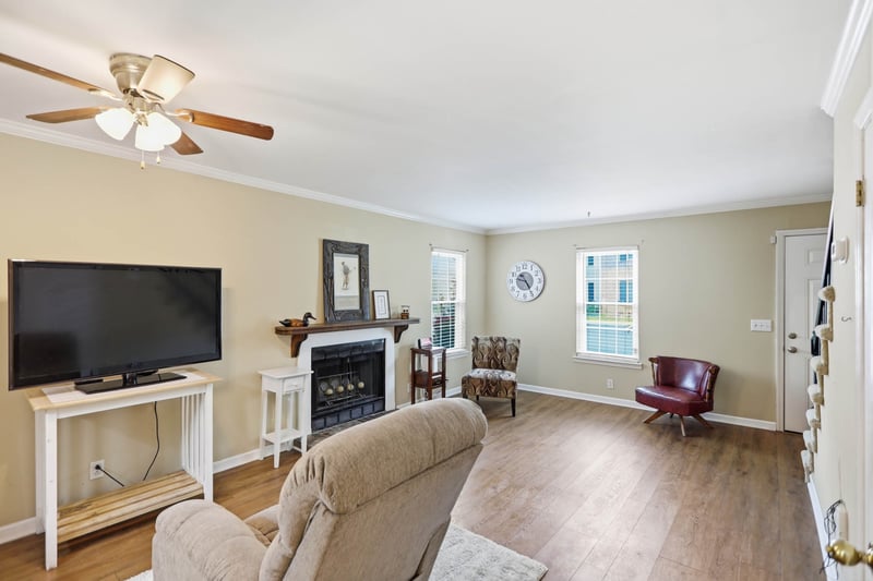 286 Donna Dr #B, Hendersonville, TN 37075