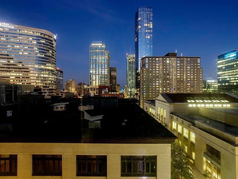 700 Church St #902, Nashville, TN 37203