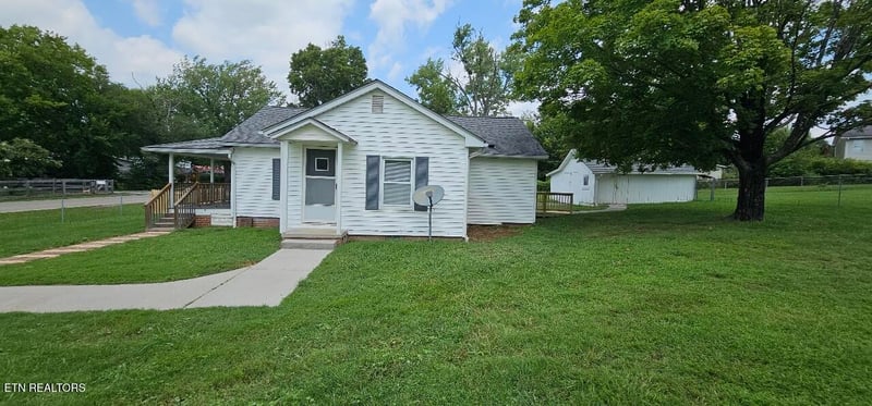 2330 Mitchell Ave, Maryville, TN 37804
