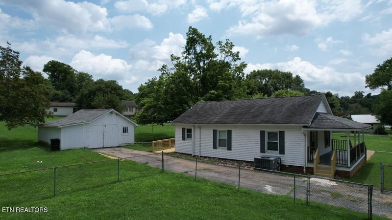 2330 Mitchell Ave, Maryville, TN 37804