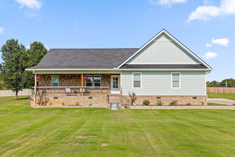 104 Lexington Stop Dr, Rock Spring, GA 30739