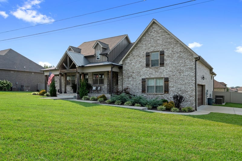 5017 Oxford Ln, Greenbrier, TN 37073