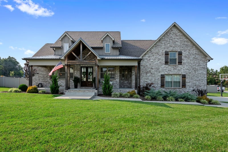 5017 Oxford Ln, Greenbrier, TN 37073