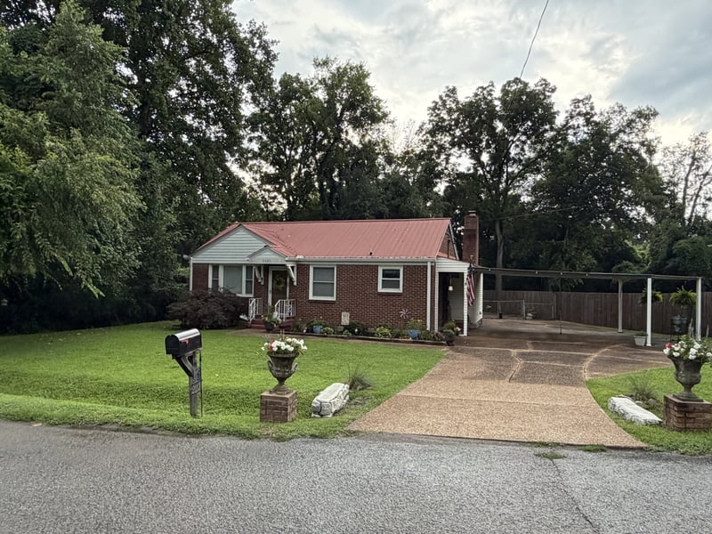 2113 Geneiva Dr, Nashville, TN 37216