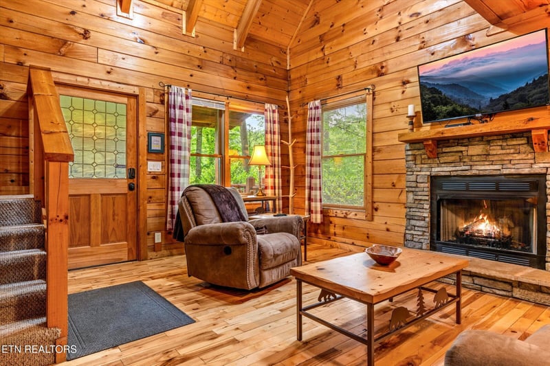 1712 Pulaski Ln, Sevierville, TN 37862