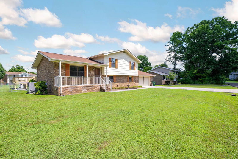 65 Mitchell Ln, Rossville, GA 30741