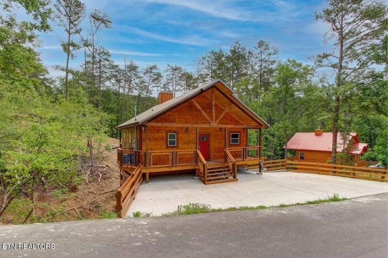 2784 Easy St, Sevierville, TN 37862