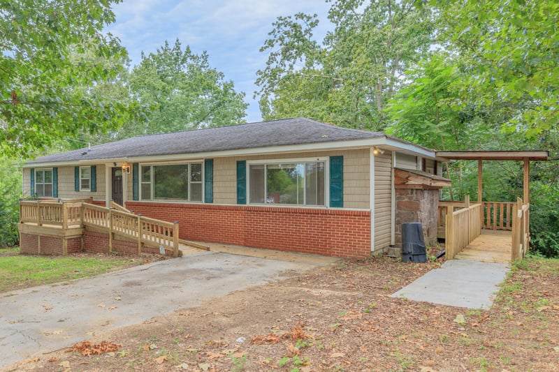 419 Fleetwood Dr, Rossville, GA 30741