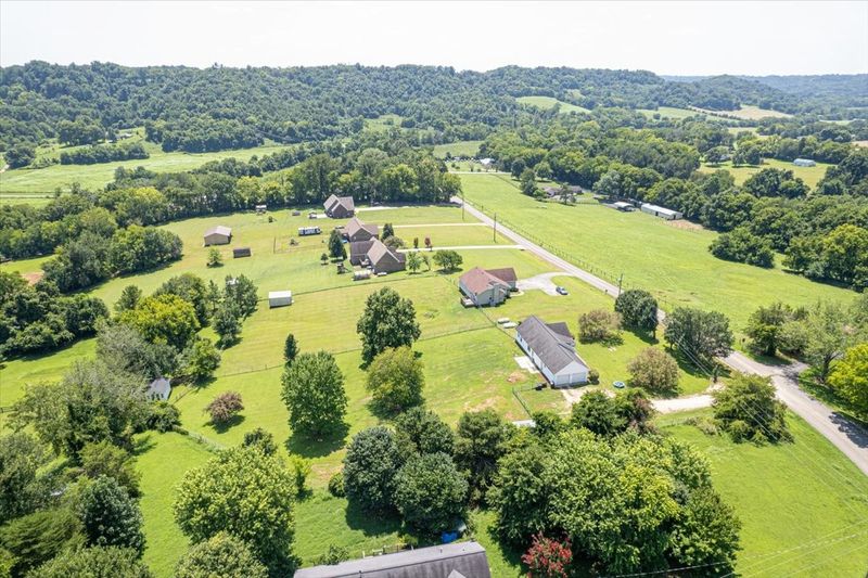 2454 Gene Fitzgerald Rd, Columbia, TN 38401