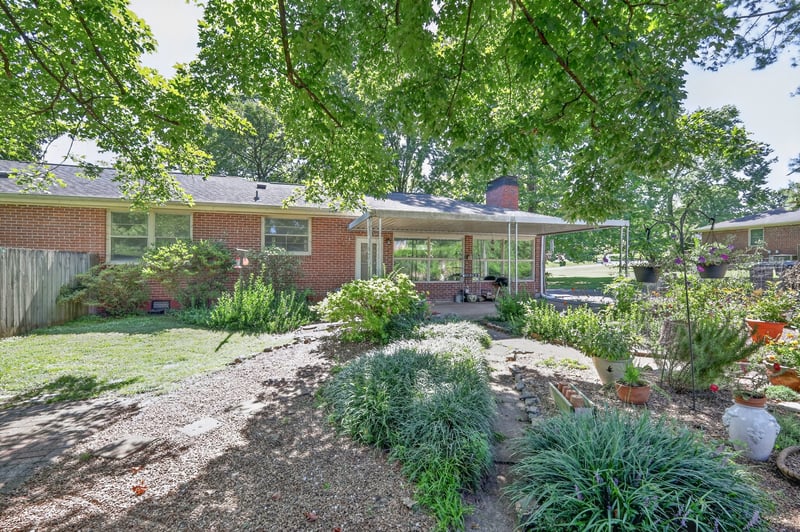 1213 Shiloh Dr, Nashville, TN 37205