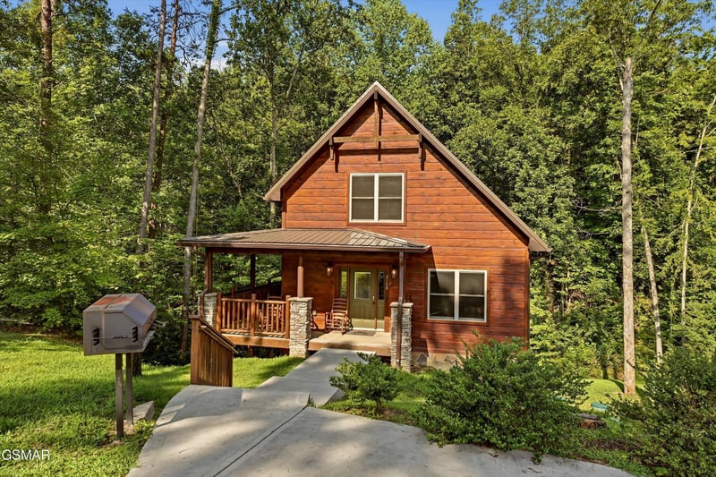 2108 Roscoe Ct, Sevierville, TN 37876