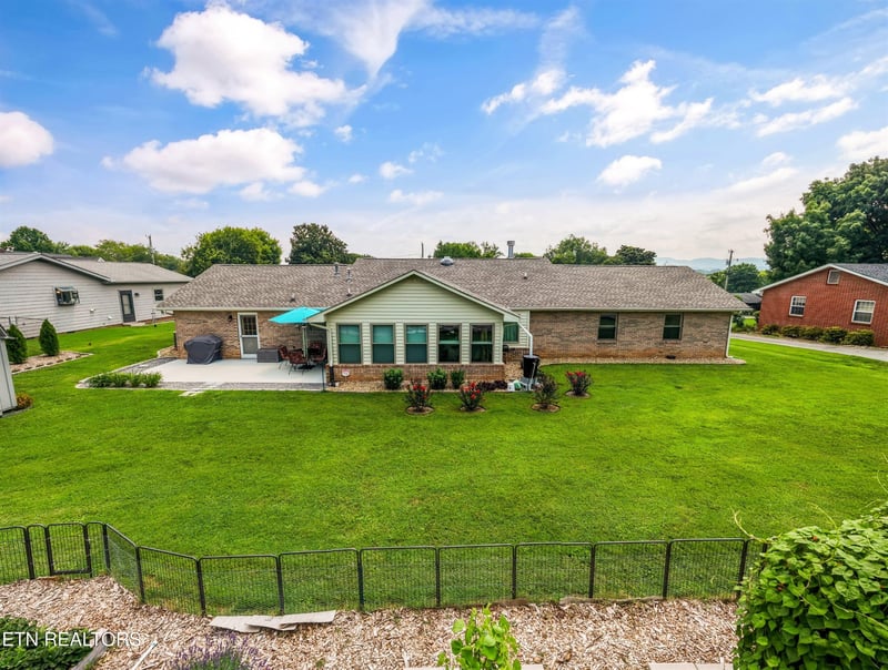 1707 Linda Ln, Maryville, TN 37803