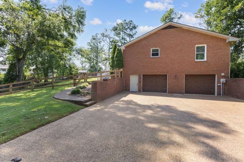 1010 Hearthside Ct S, Hendersonville, TN 37075