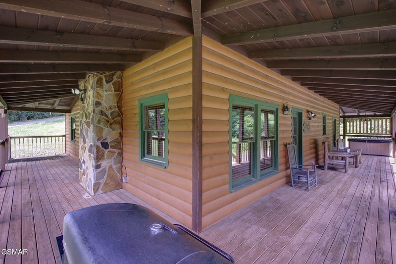 1999 E Mountain View Way, Sevierville, TN 37862