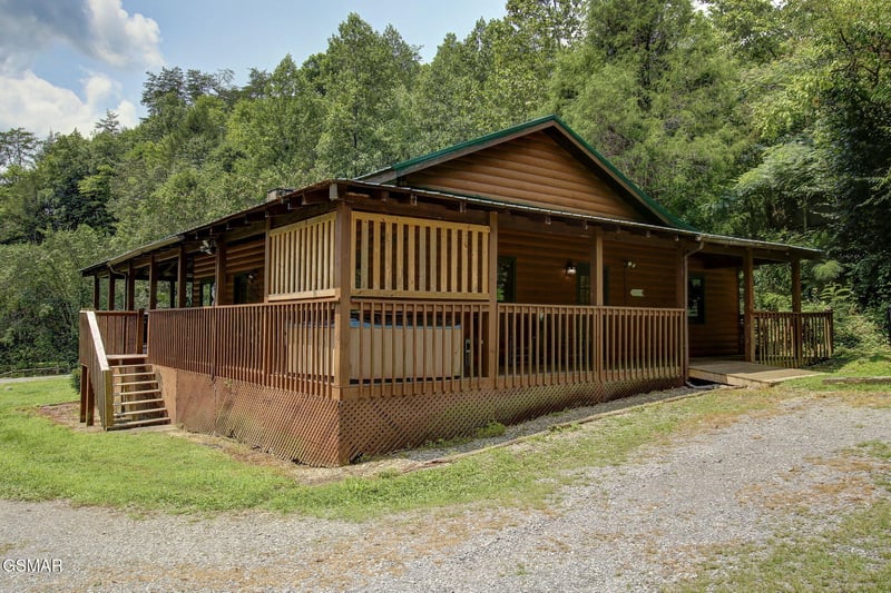 1999 E Mountain View Way, Sevierville, TN 37862