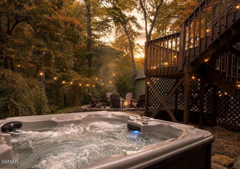 2489 Upper Middle Creek Rd, Sevierville, TN 37876