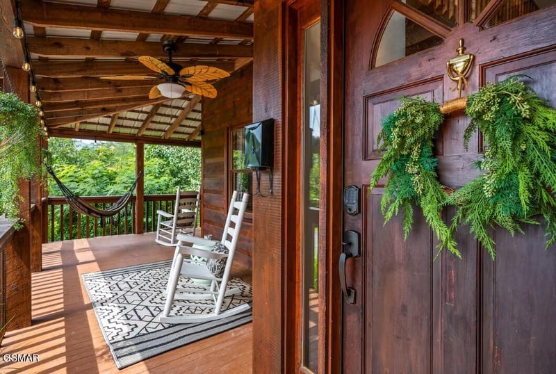 2489 Upper Middle Creek Rd, Sevierville, TN 37876
