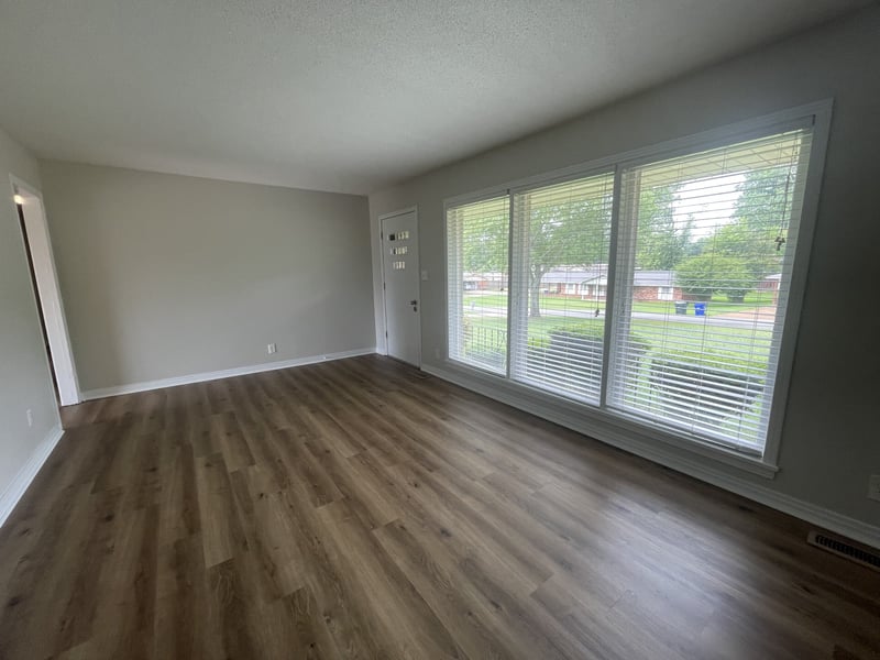 421 E Lakeside Dr E, Florence, AL 35630