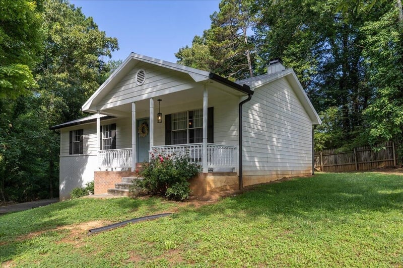 860 Anchor Dr, Lenoir City, TN 37771