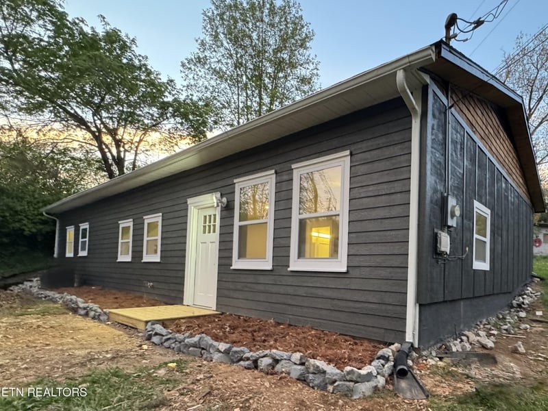 128 Crisp Rd, Lenoir City, TN 37771
