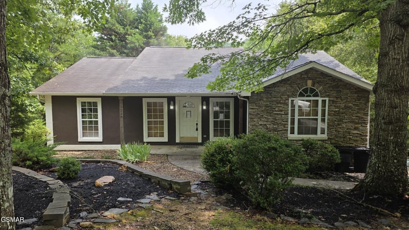 3230 Cove Creek Way, Sevierville, TN 37862