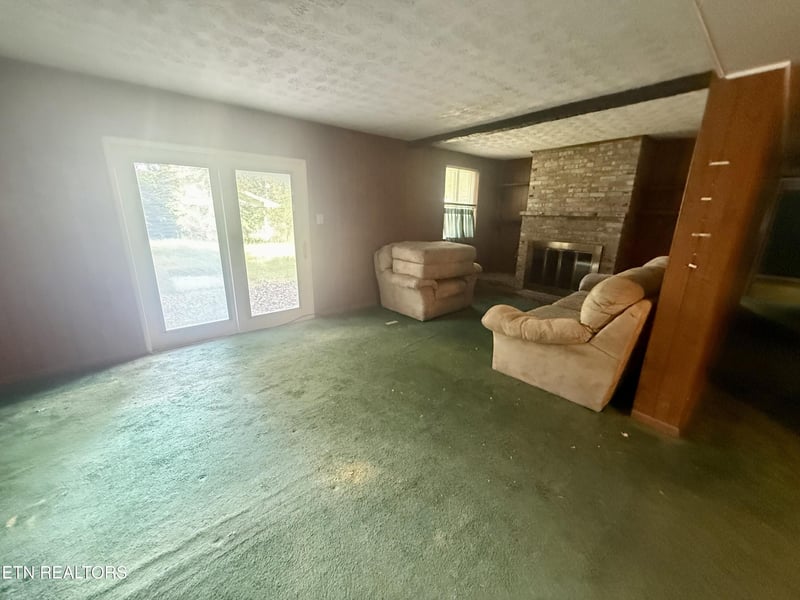 213 Northwestern Ave, Oak Ridge, TN 37830