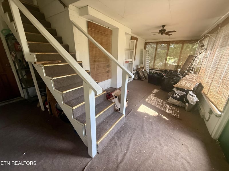 213 Northwestern Ave, Oak Ridge, TN 37830