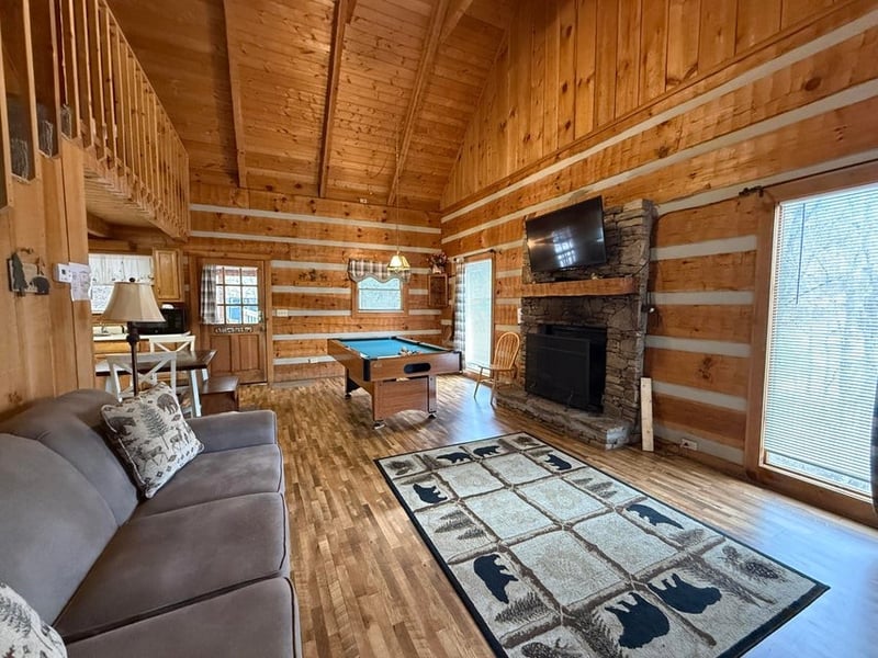 2580 Black Bear Ln, Sevierville, TN 37876