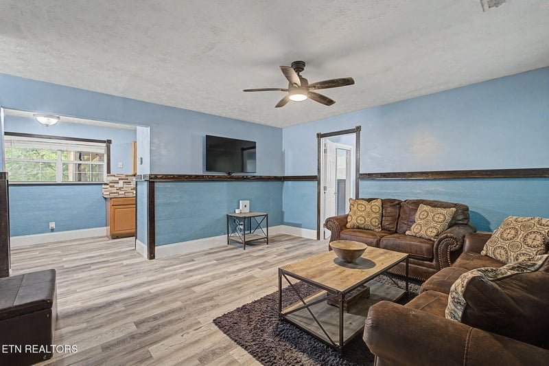1614 Dogwood St, Sevierville, TN 37876