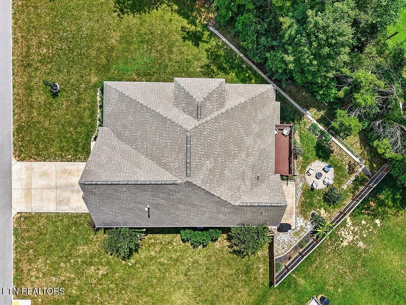 110 Aspen Dr, Lenoir City, TN 37771