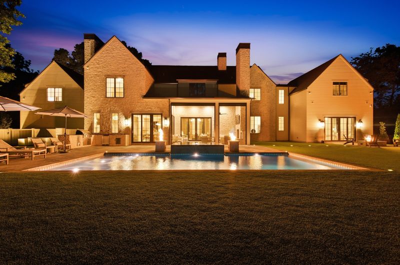 2013 Stonehurst Dr, Nashville, TN 37215