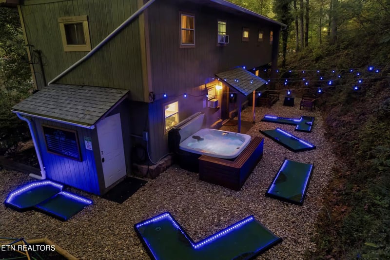 2831 Lost Valley Dr, Sevierville, TN 37862