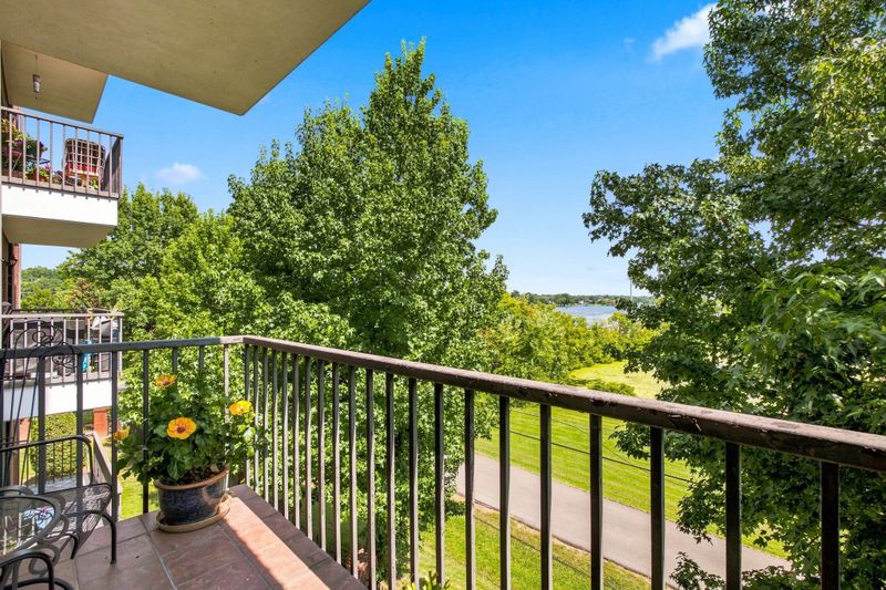 200 Sanders Ferry Rd #1303, Hendersonville, TN 37075