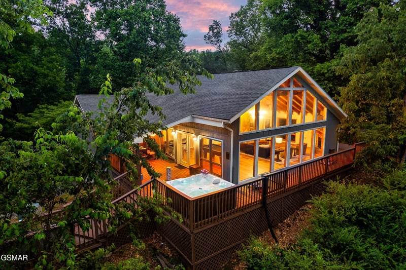 1051 N Ridge Pl, Sevierville, TN 37876