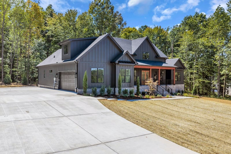 890 Steele Rd, Charlotte, TN 37036