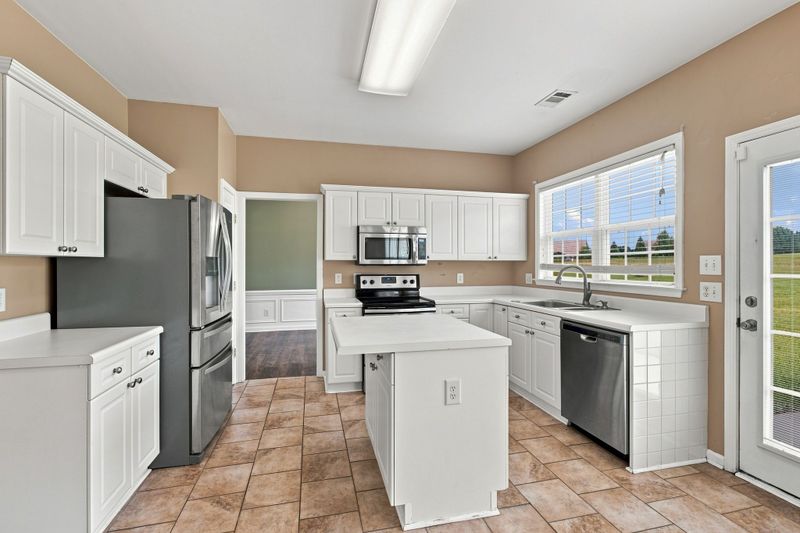 2408 Newberry Ln, Mount Juliet, TN 37122