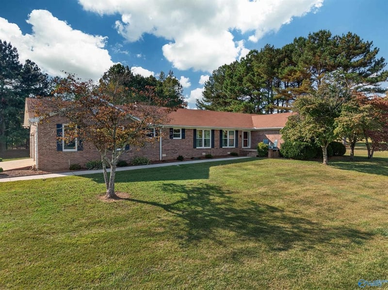296 Mulberry Rd, Hazel Green, AL 35750