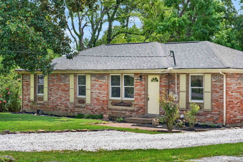5035 Bonnameade Dr, Hermitage, TN 37076