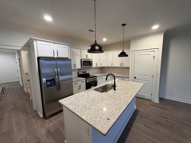 529 W Foxrun, Springfield, TN 37172