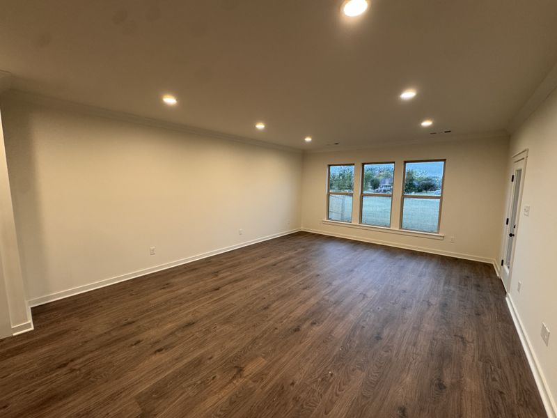 529 W Foxrun, Springfield, TN 37172