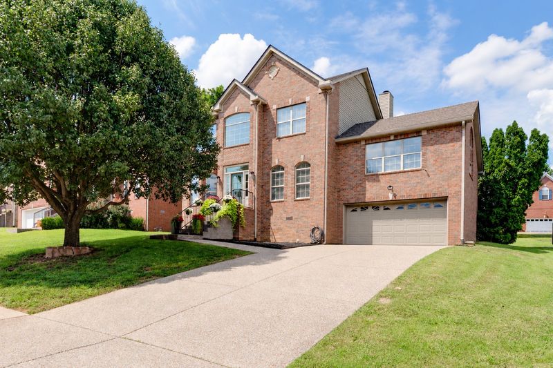 127 Coarsey Blvd, Hendersonville, TN 37075