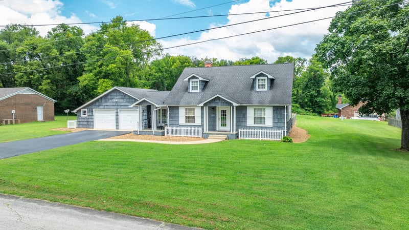 102 Revere Dr, Columbia, TN 38401