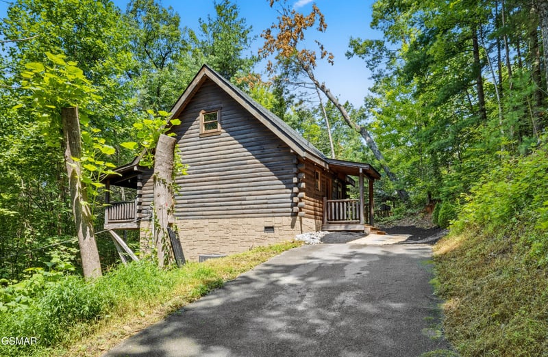 1922 Beach Front Dr #1922, Sevierville, TN 37876