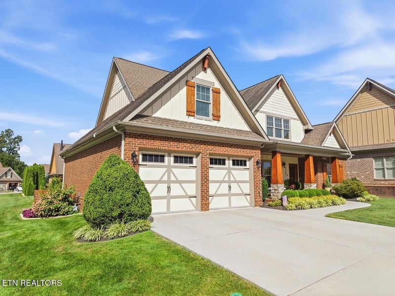 2381 Misty Mountain Cir, Knoxville, TN 37932