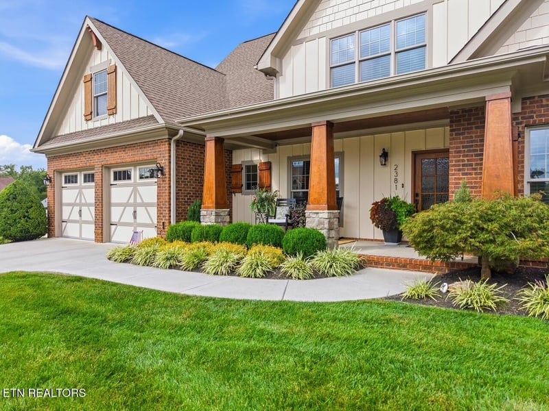2381 Misty Mountain Cir, Knoxville, TN 37932