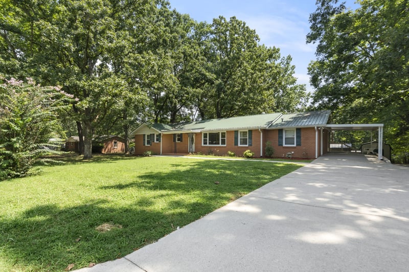 306 Cedarview Dr, Dickson, TN 37055