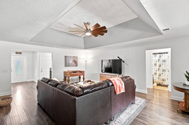 102 Blossom Ct, White House, TN 37188