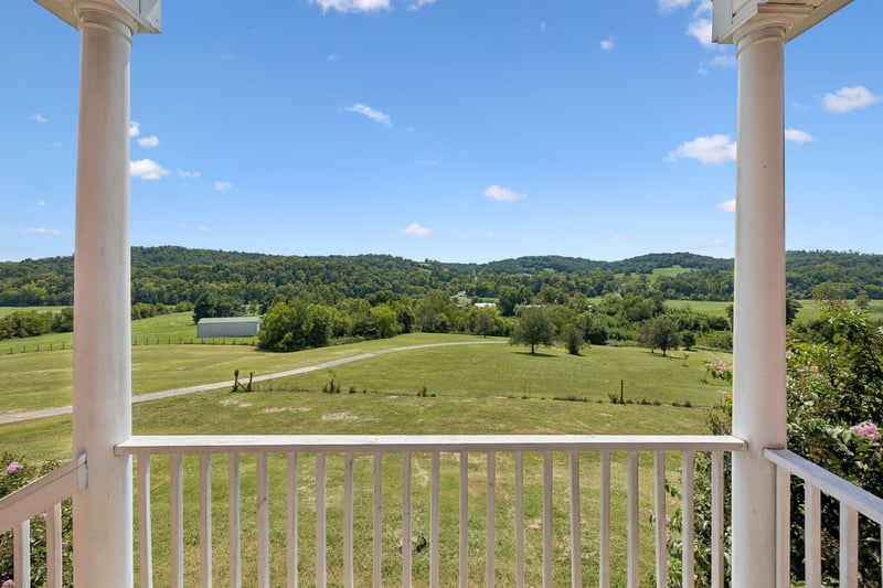 206 Dry Fork Creek Rd, Bethpage, TN 37022